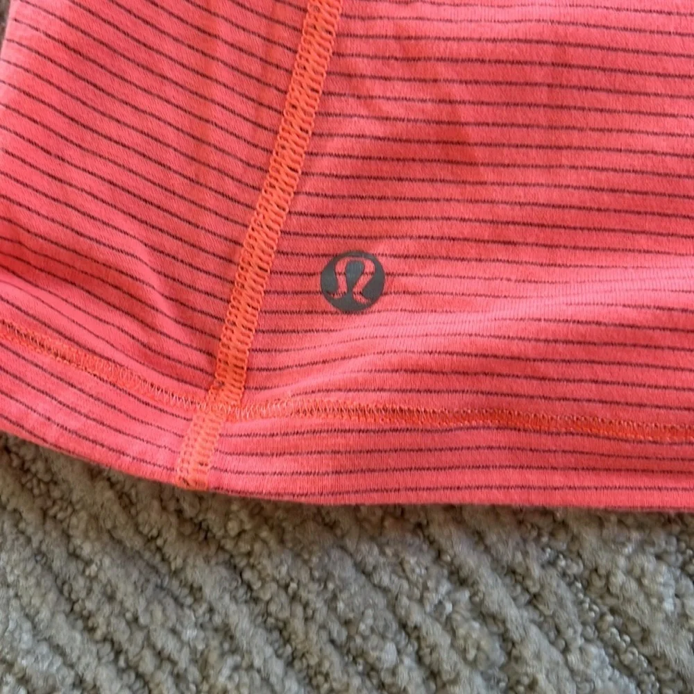 Lululemon t shirt